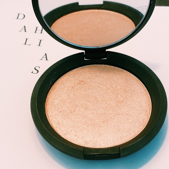 Becca x Javlyn Hill Shimmering Highlighter - Picture 2 of 7